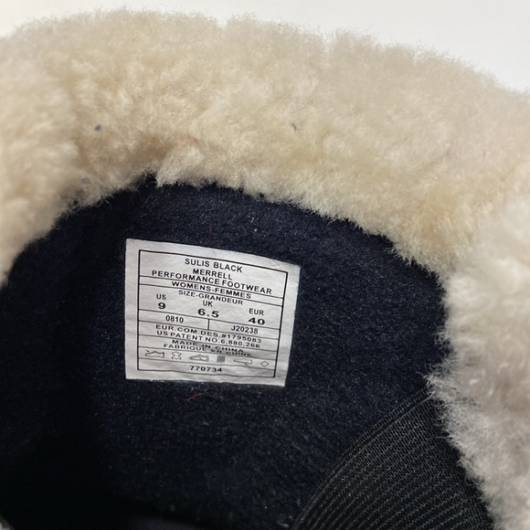 Merrell, waterproof, pull on boots size 9 - Picture 3 of 8